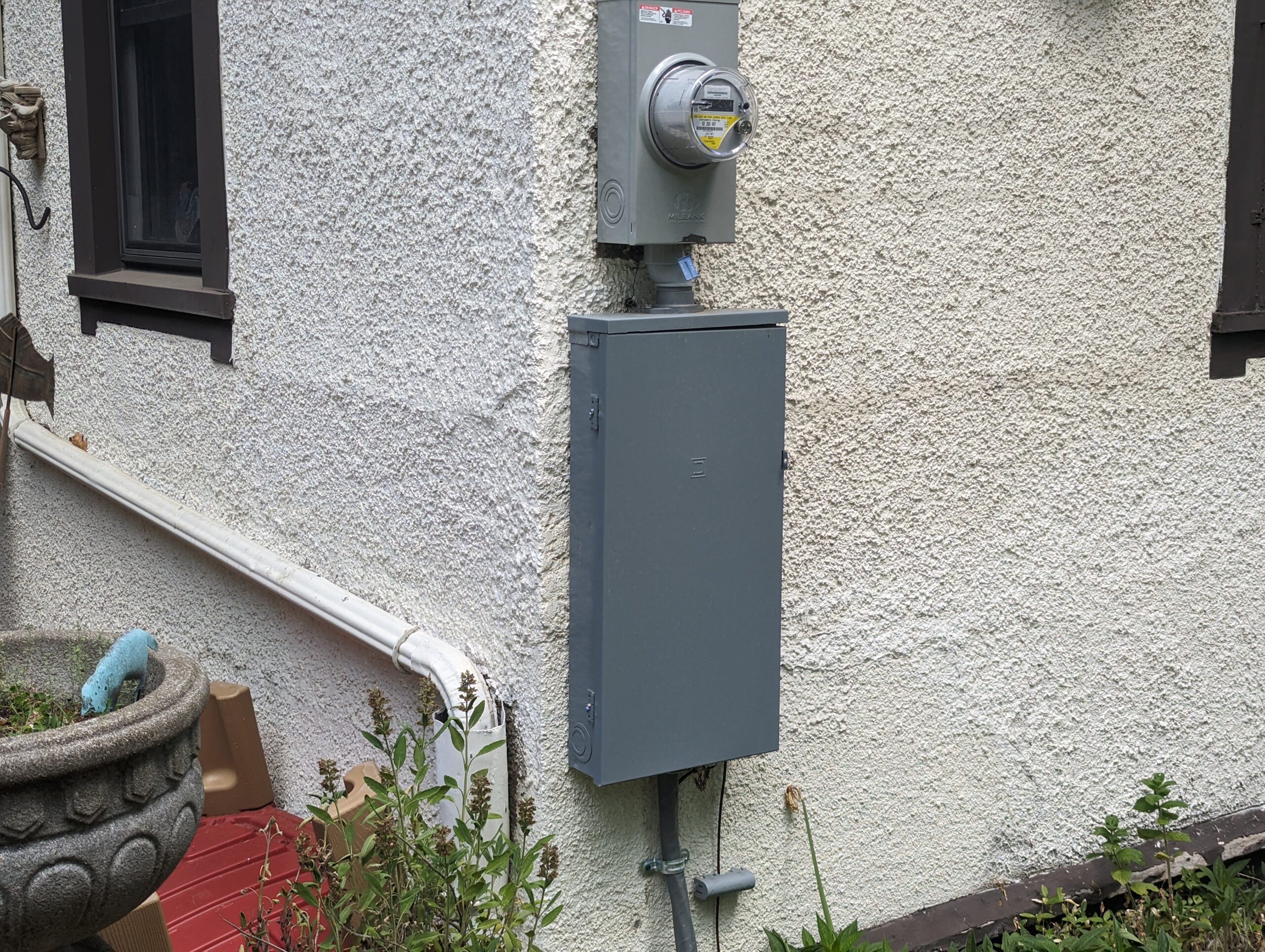 Image of new outdoor electrical panel.